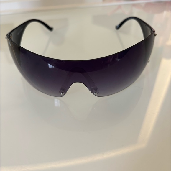 giant vintage zipper shield sunglasses *as seen on blue ivy carter* 🕶️ - Picture 1 of 6